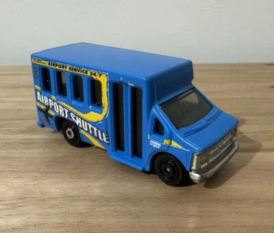 Matchbox 1998. Autobús de transporte Chevy. Traslado aeropuerto. Azul. Foto 1 de 4