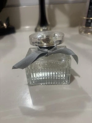 Chloé Eau de Parfum - Elegante Fragancia Floral para Mujer Foto 1 de 2