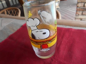 Vintage Snoopy 1958, 1965 United Feature Syndicate Eating Sub & Spaghetti Glass - Picture 1 of 4