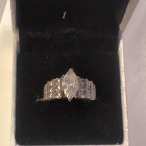 Vintage 925 Cubic Zironia Ring - Picture 1 of 6