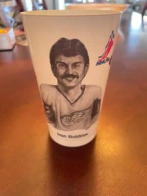 1982-83 7/11 / Coca-Cola Ivan Boldirev Detroit Red Wings NHL Hockey 12 OZ Cup MT - Image 1 of 2