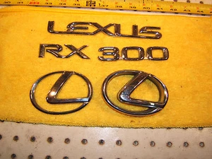 Lexus 1998 RX300 Rear Hatch Grille CHROME plastic Genuine OEM 4 Emblems,NOT GOLD - Bild 1 von 12