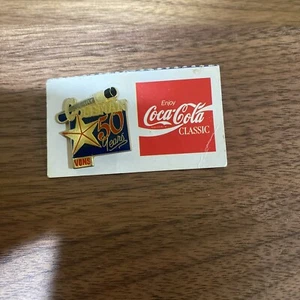 Jerry Coleman 50 Jahre San Diego Padres Hall of Fame Baseball Pin SGA Coca-Cola - Bild 1 von 2