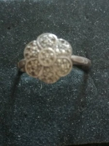 Anello in argento 925 da donna a forma di fiore con pasta diamantata anni 70 - Foto 1 di 12