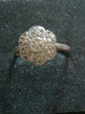Anello in argento 925 da donna a forma di fiore con pasta diamantata anni 70 - Immagine 1 di 4