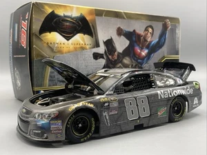 2016 Dale Earnhadt Jr. #88 Diecast Batman V Superman Lionel 1/24 - Imagen 1 de 19
