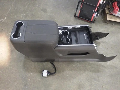 Chevrolet Suburban 1500 2025 consola central tipo estacionario marrón 6039 Foto 1 de 4