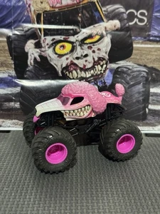 Monster Jam Mutt Poodle Pink Loose Color Truck 1/64 Diecast Dog GC Brown Chassis - Picture 1 of 2