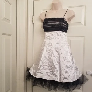 Morgan & Co Excellent Juniors White Satin Black Tulle Party Dress Sz 3-4 - Picture 1 of 15