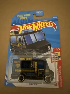 1 2021 Hot Wheels Holiday Racers Blue Quick Bite - Picture 1 of 4