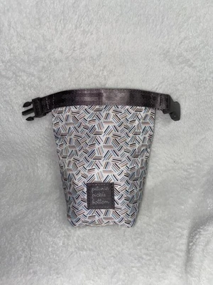 Saco de bocadillos con fondo de pepinillo Petunia unisex bolsa aislada pequeña  Foto 1 de 4