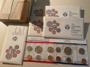 Lot of 5 1992 P-D Mint Uncirculated Sets ORIGINAL Packaging And All Inserts - Picture 1 of 1