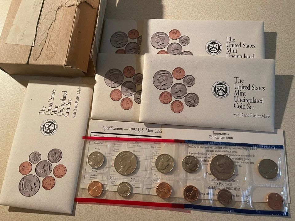 Lot of 5 1992 P-D Mint Uncirculated Sets ORIGINAL Packaging And All Inserts - Image 1 of 1