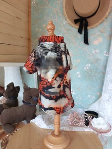 T-Shirt mit Kapuze für Hunde, Kleidung für Hunde mit mittlerer Härte - Bild 1 von 3