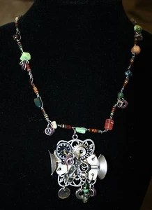 Mehrfarbige Steampunk Halskette ~ Uhrwerk Zahnräder & Kerzen ~ Göttin Magii Webb - Bild 1 von 11
