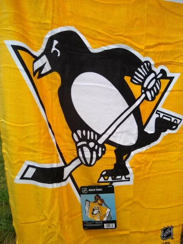 NHL HOCKEY PITTSBURGH PENGUINS BEACH TOWEL 30 X 60 Cover