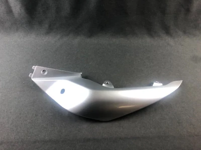 APRILIA Pegaso Strada-Trail 650 IE 2005-07 L/H PANEL TRASERO AP8184574 NUEVO GENUINO Foto 1 de 4