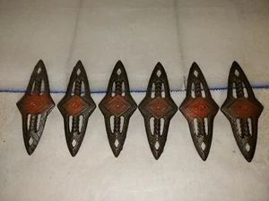 6er Set antike GUSSEISEN GARDINEN VORHANGSTANGE DEKORATIVE MEDAILLONS  - Bild 1 von 8