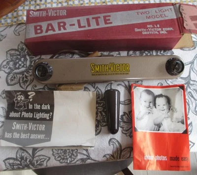 Vintage 1954 SMITH VICTOR BAR-LITE Photography Light 2 Bulb Model No. L-2 W/Box - Image 1 of 4