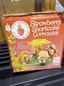 Vintage 1981 Strawberry Shortcake Carrousel Complete With Box - Picture 1 of 6