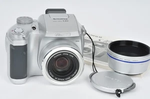 Fujifilm Finepix S304 3.2 MP Vintage Digital Bridgekamera - getestet - Bild 1 von 14