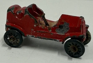 Auto giocattolo in miniatura degli anni '20 o '30 rossa  - Foto 1 di 8