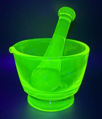 Mortero y mortero de vidrio de uranio vaselina de vidrio Mosser - ¡BRILLA! 8 oz Foto 1 de 4