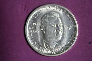 ESTATE FIND 1946 - S Booker T Washington Commemorative Half Dollar!! #N04303 - Picture 1 of 2