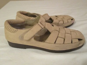 Softspots Fisherman Shoes Women Sz US 10M Tan Leather Hook Loop Good Condition - Picture 1 of 10