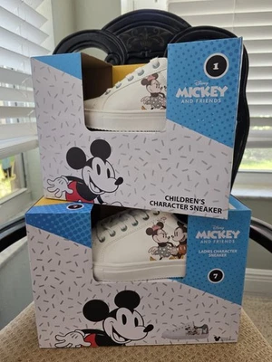 Tênis Disney Mickey & Friends (Mommy And Me) Personagem (Tamanho 7 E Tamanho 1) - Imagem 1 de 4