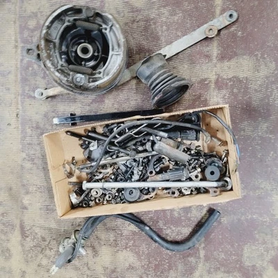 1985-1990 Kawasaki EN450 EN454 450 454 LTD Miscellaneous Parts Bolts Hardware - Image 1 of 4