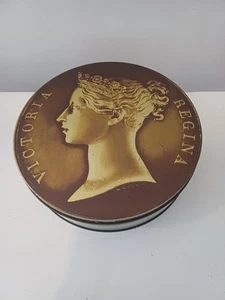 VINTAGE BISCUIT METAL TIN VICTORIA REGINA - Picture 1 of 10