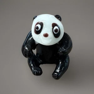 Mundgeblasener/bemalter Glas Panda Bär Briefbeschwerer - massive Kunstglasfigur - Bild 1 von 6