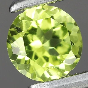 0.42ct t.w 4.8x4.7mm Round Natural Green Peridot Gemstone, Myanmar - Picture 1 of 4