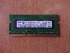 Samsung M471B2873FHS-CF8 1GB PC3-8500S DDR3-1066 204pin - Bild 1 von 1
