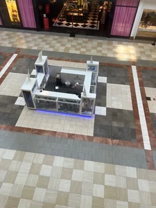 Cell Phone case kiosk .Used - Picture 1 of 9