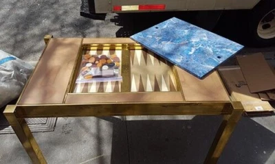 Glamorosa mesa de juego de backgammon de latón pulido, sin usar Foto 1 de 4
