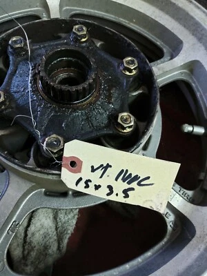 Llanta trasera Honda VT1100C 1988 Shadow 15x3,5 Foto 1 de 4
