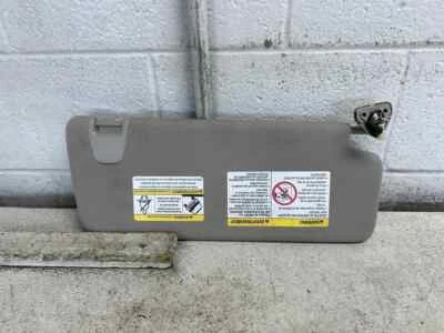 2016-2023 Nissan Titan XD Driver Left Sun Visor With Illumination Gray Foto 1 de 4