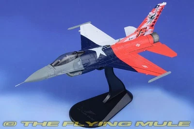 Hobby Master 1:72 F-16C Fighting Falcon USAF 301st FW, 457th FS Spads #86-0246 - Image 1 of 4
