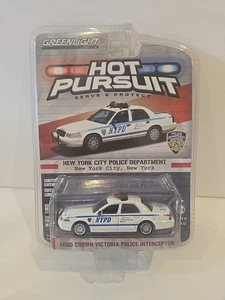 Greenlight Ford Crown Victoria Hot Pursuit NYPD Series 12 Police Car New York - Picture 1 of 2