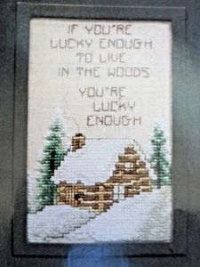 In the Woods - Revista patrón punto de cruz - Árbol de nieve Live Lucky Cabin - Imagen 1 de 1