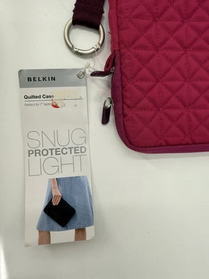 New Tags Belkin Berry Quilted Slip Case Slim Profile For 10"x7.5"x 1.5 Netbooks - Image 1 of 4