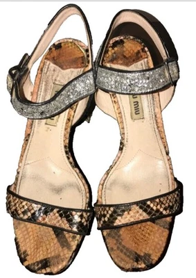Tacones Miu Miu para mujer de piel de serpiente y correa plateada brillante talla 36,5 Foto 1 de 4