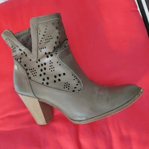 Stiefeletten, Ankle Boots, Gr. 40 Absatz, Farbe Taupe Lochprägung wenig getragen - Bild 1 von 10