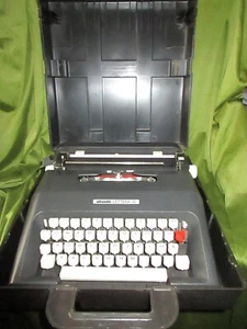 Vintage Typewriter Olivetti Lettera 35 design Mario Bellini (1972)  in schwarz - Bild 1 von 9