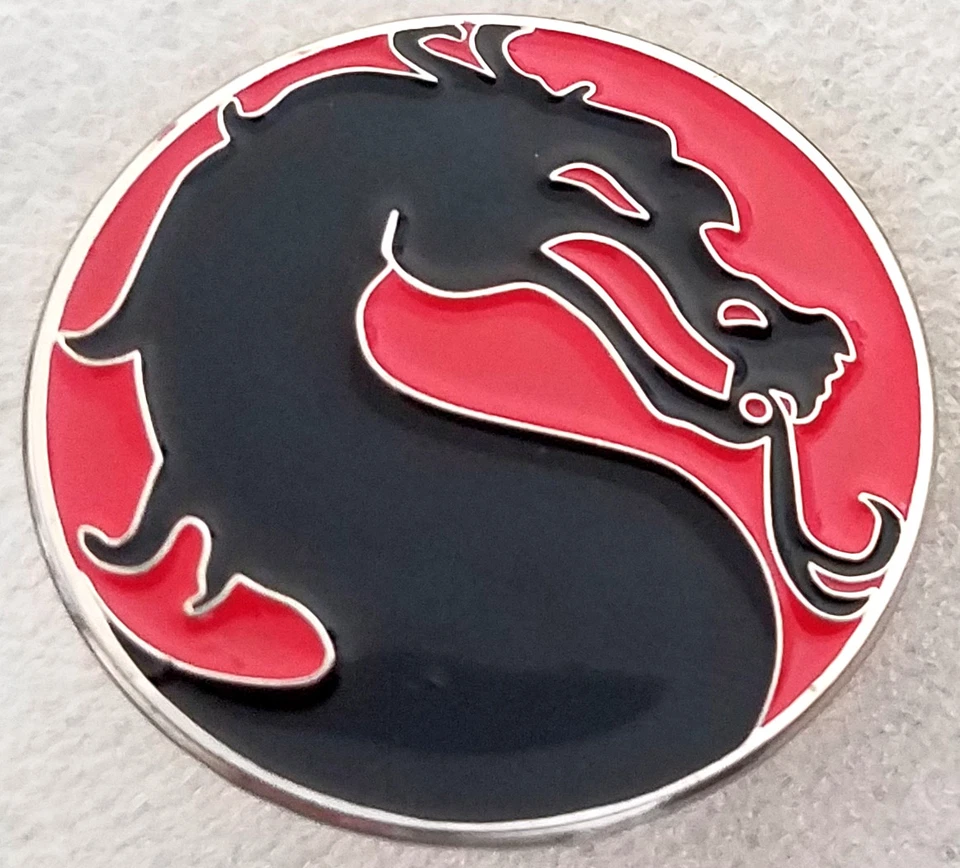 Prendedor de esmalte suave con logotipo de Mortal Kombat  Foto 1 de 1