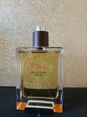 TERRE D'HERMES EAU VETIVER INTENSO 100 ML 3,3 FL OZ EAU DE PARFUM SPRAY Foto 1 de 2