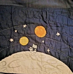 NUEVA funda de almohada estándar sistema solar que brilla en la oscuridad CERÁMICA GRANERO NIÑOS - Imagen 1 de 10