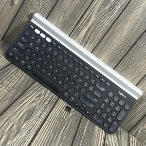Logitech K780 Wireless Keyboard Multi Device Windows Mac Bluetooth Tablet Phone - Picture 1 of 8
